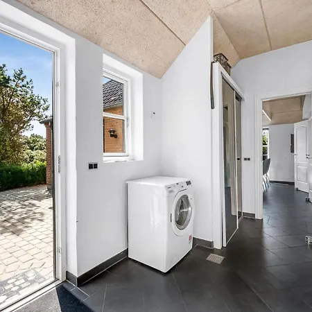Holiday home Beautiful With And Sauna, Close To The North Sea And The Center Of Sondervig, Ringkobing