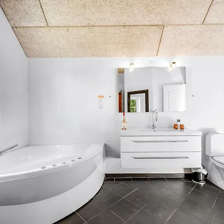 Beautiful With And Sauna, Close To The North Sea And The Center Of Sondervig בית נופש רינגקובינג