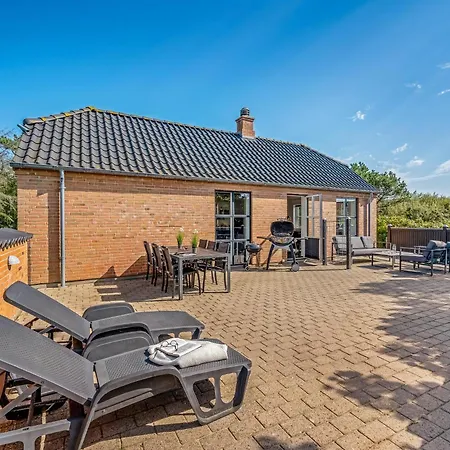 בית נופש Beautiful With And Sauna, Close To The North Sea And The Center Of Sondervig