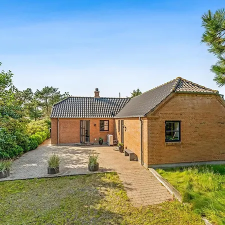 Beautiful With And Sauna, Close To The North Sea And The Center Of Sondervig