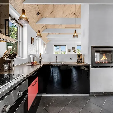 בית נופש Beautiful With And Sauna, Close To The North Sea And The Center Of Sondervig *