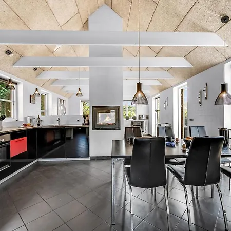 Beautiful With And Sauna, Close To The North Sea And The Center Of Sondervig רינגקובינג