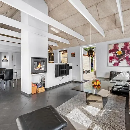 Beautiful With And Sauna, Close To The North Sea And The Center Of Sondervig בית נופש *