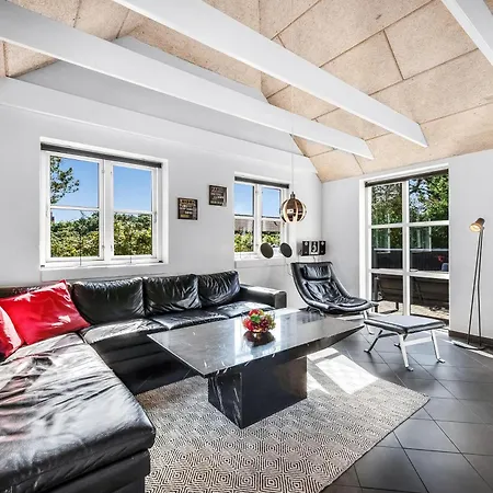 בית נופש Beautiful With And Sauna, Close To The North Sea And The Center Of Sondervig *