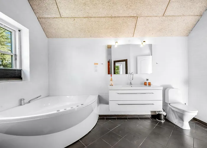 Beautiful With And Sauna, Close To The North Sea And The Center Of Sondervig 度假居 灵克宾