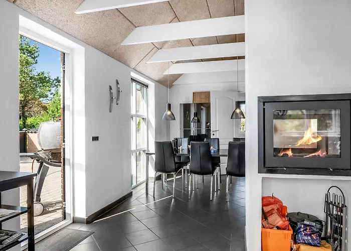 Beautiful With And Sauna, Close To The North Sea And The Center Of Sondervig * 灵克宾