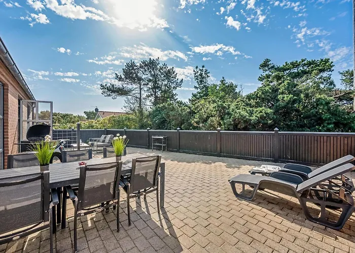 Beautiful With And Sauna, Close To The North Sea And The Center Of Sondervig 灵克宾