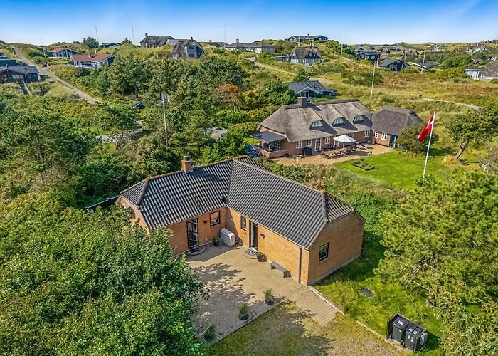 Beautiful With And Sauna, Close To The North Sea And The Center Of Sondervig 度假居